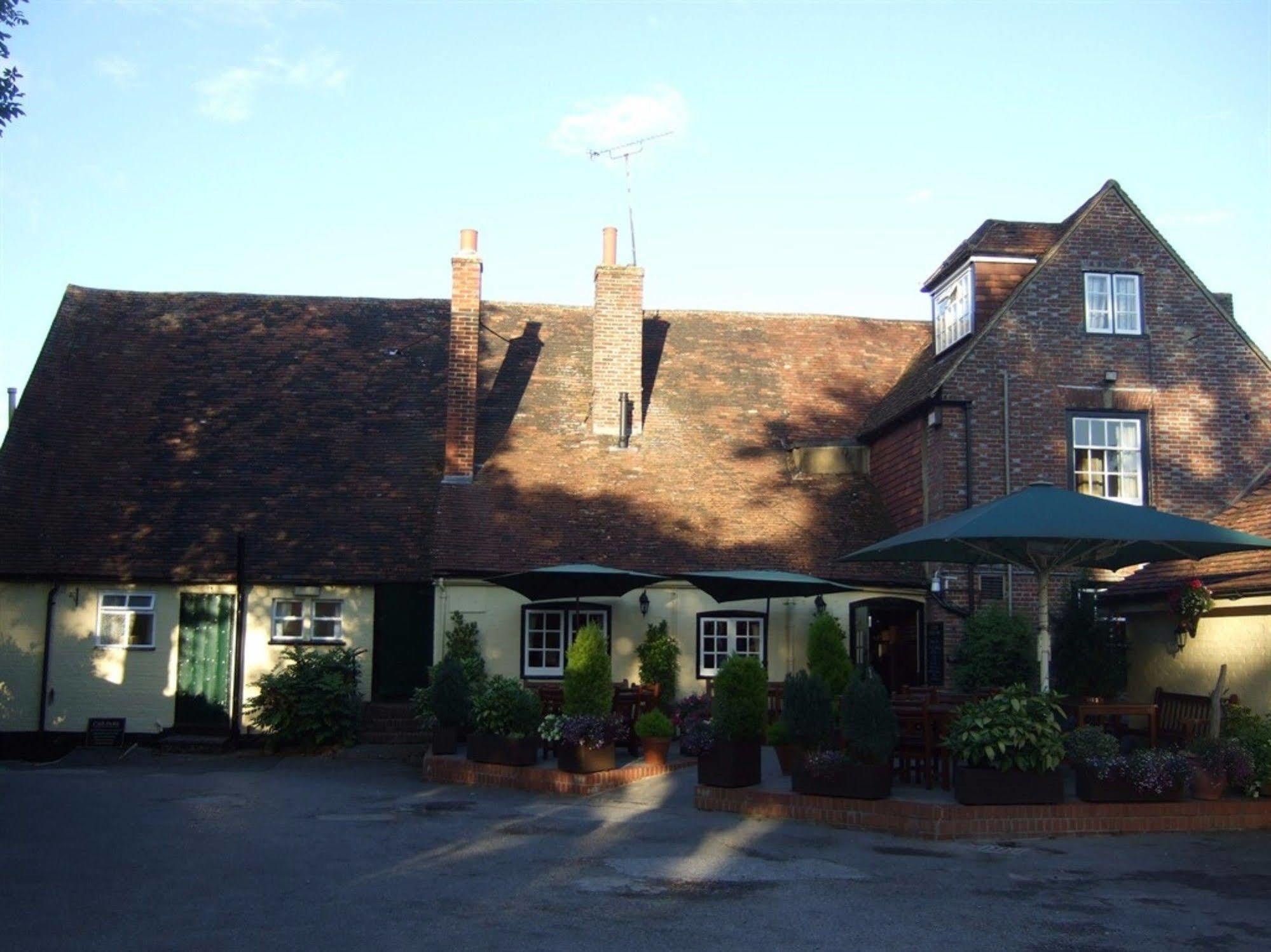 Ye Olde George Inn - Badger Pubs Privett Eksteriør bilde